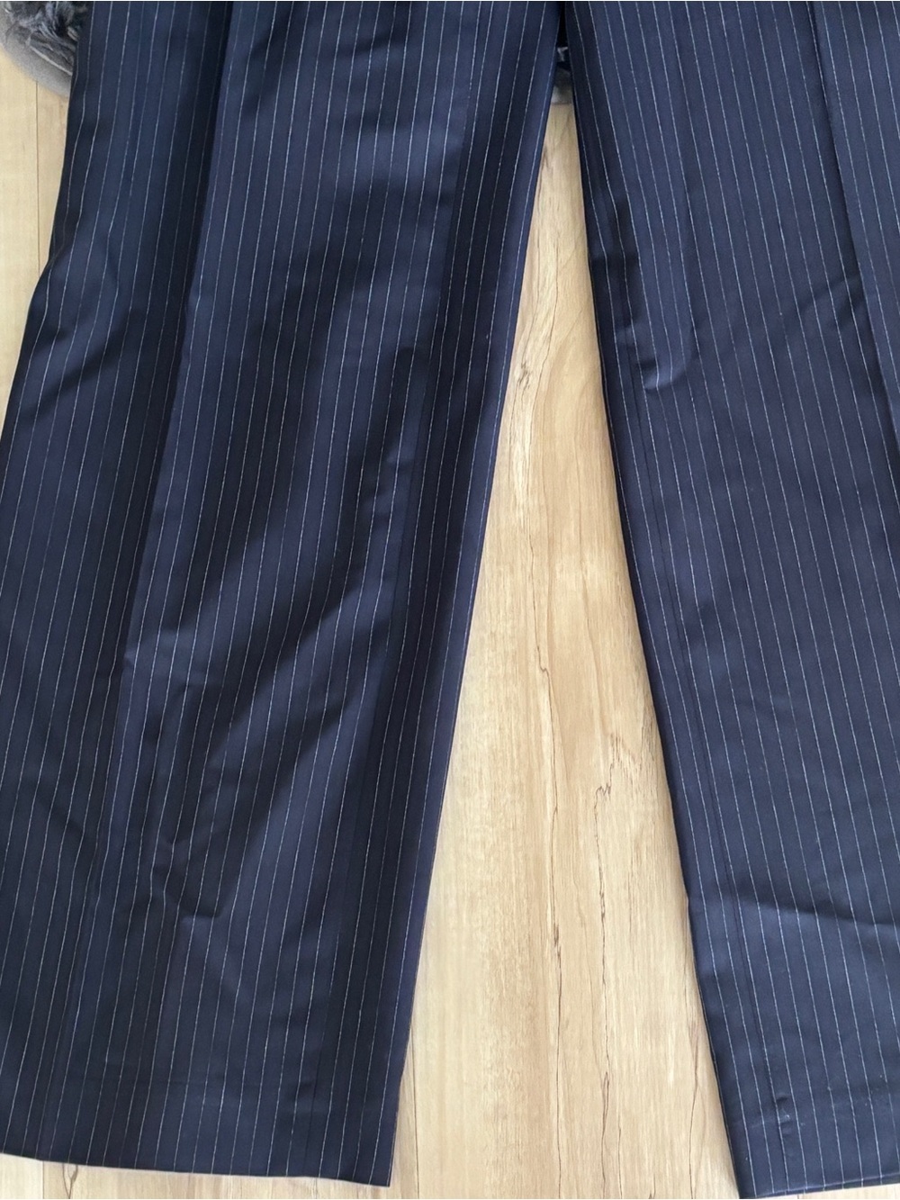 FRAME relaxed trouser in Navy Multi Mid Rise Wide Leg - Picture 4 of 8
